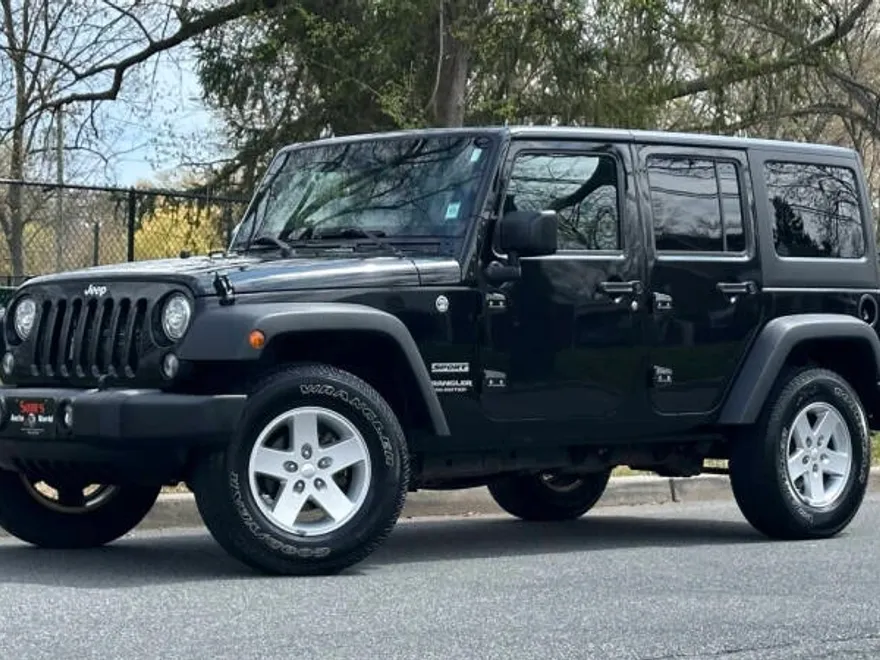 2017 Jeep Wrangler Unlimited Sport S photo 1