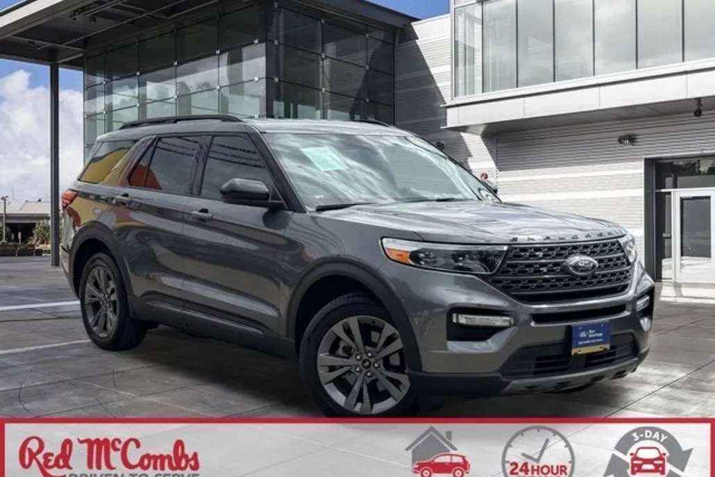 2022 Ford Explorer XLT photo 1