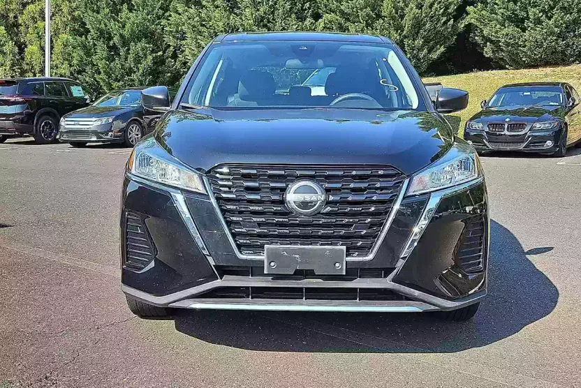 2022 Nissan Kicks S photo 1