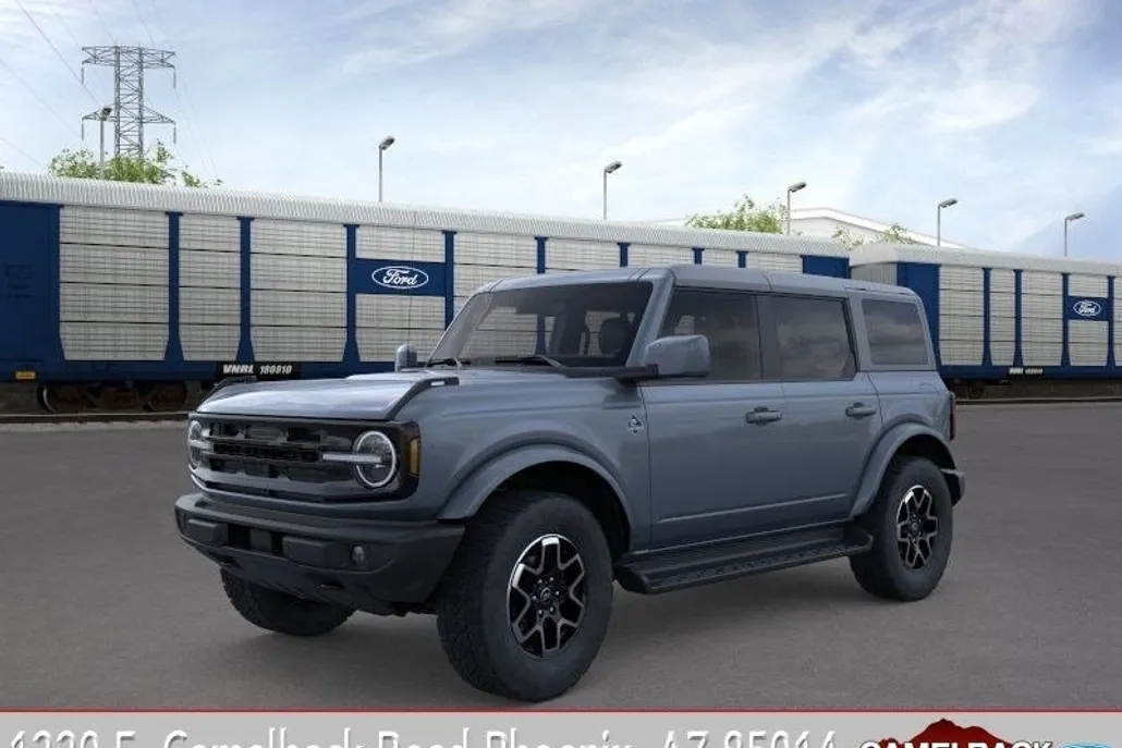 2025 Ford Bronco Outer Banks photo 1