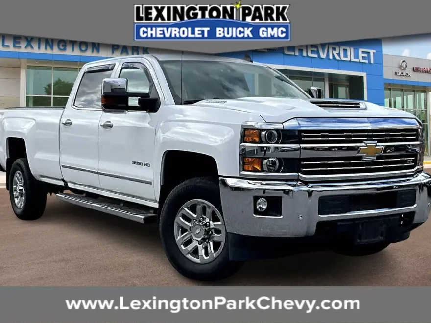 2018 Chevrolet Silverado 3500HD LTZ photo 1