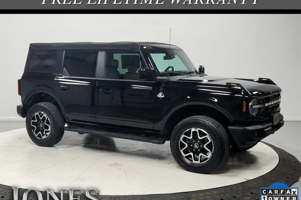 2022 Ford Bronco Outer Banks photo 1