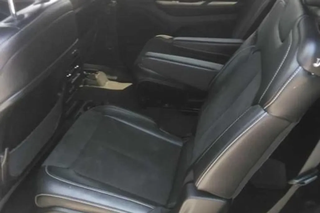 2023 Jeep Grand Cherokee Altitude photo 1