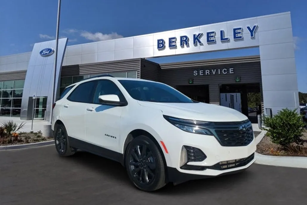 2023 Chevrolet Equinox RS photo 1