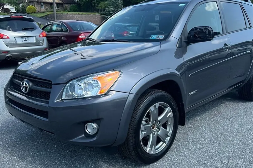 2011 Toyota RAV4 Sport photo 1