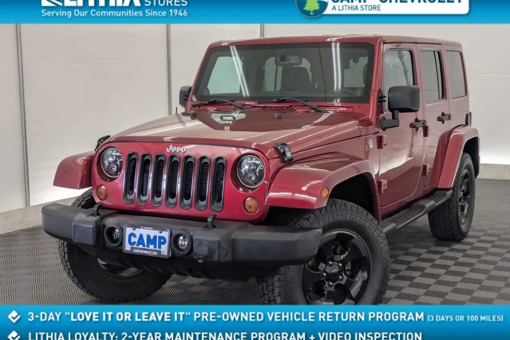 2013 Jeep Wrangler Unlimited Sahara photo 1
