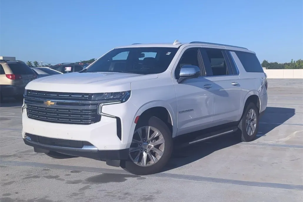 2023 Chevrolet Suburban Premier photo 1
