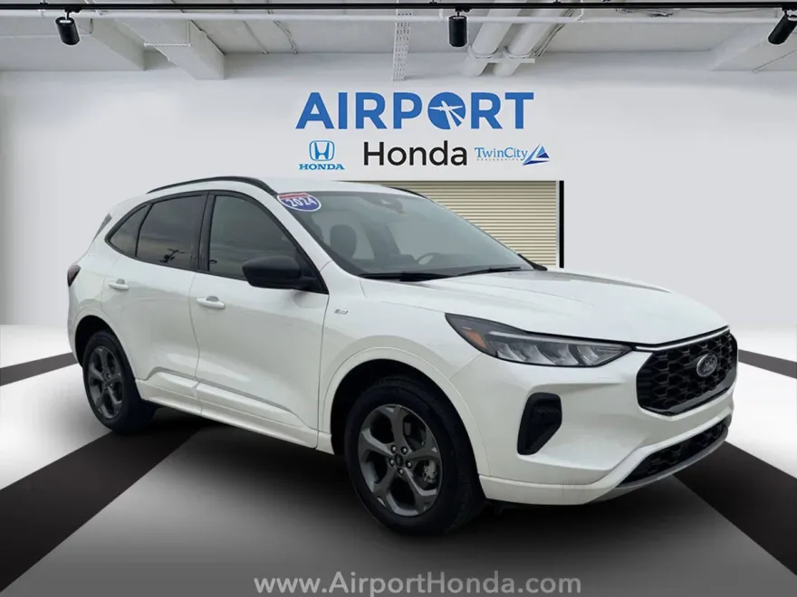 2024 Ford Escape ST-Line photo 1