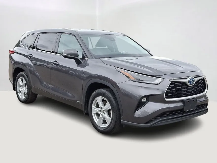 2022 Toyota Highlander Hybrid LE photo 1
