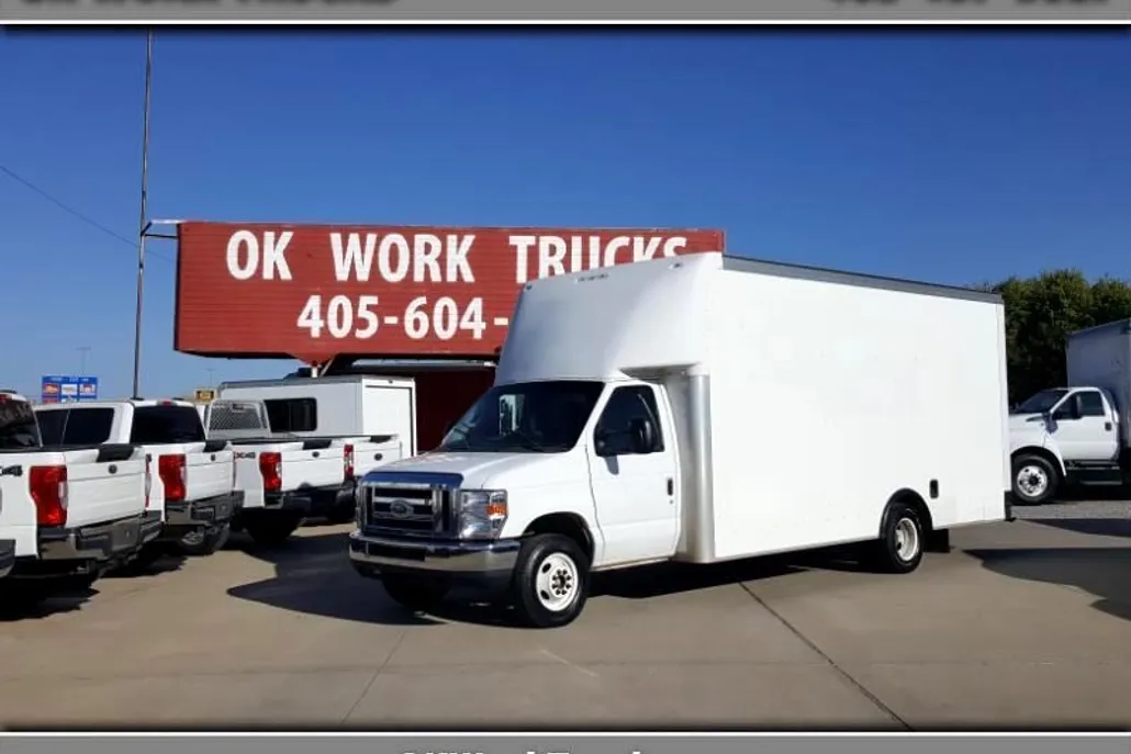 2016 Ford E-450 photo 1