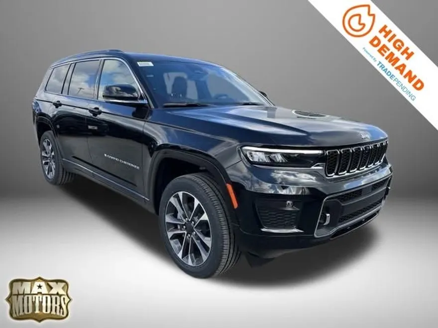 2025 Jeep Grand Cherokee Overland photo 1