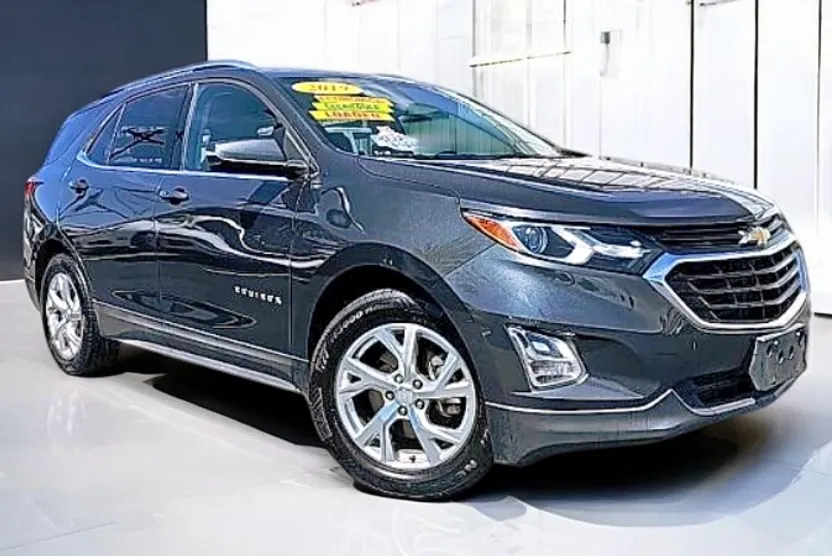 2019 Chevrolet Equinox LT photo 1