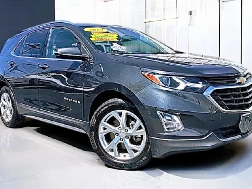 2019 Chevrolet Equinox LT photo 1