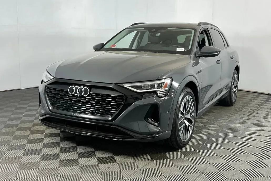 2024 Audi Q8 E-tron Premium Plus photo 1