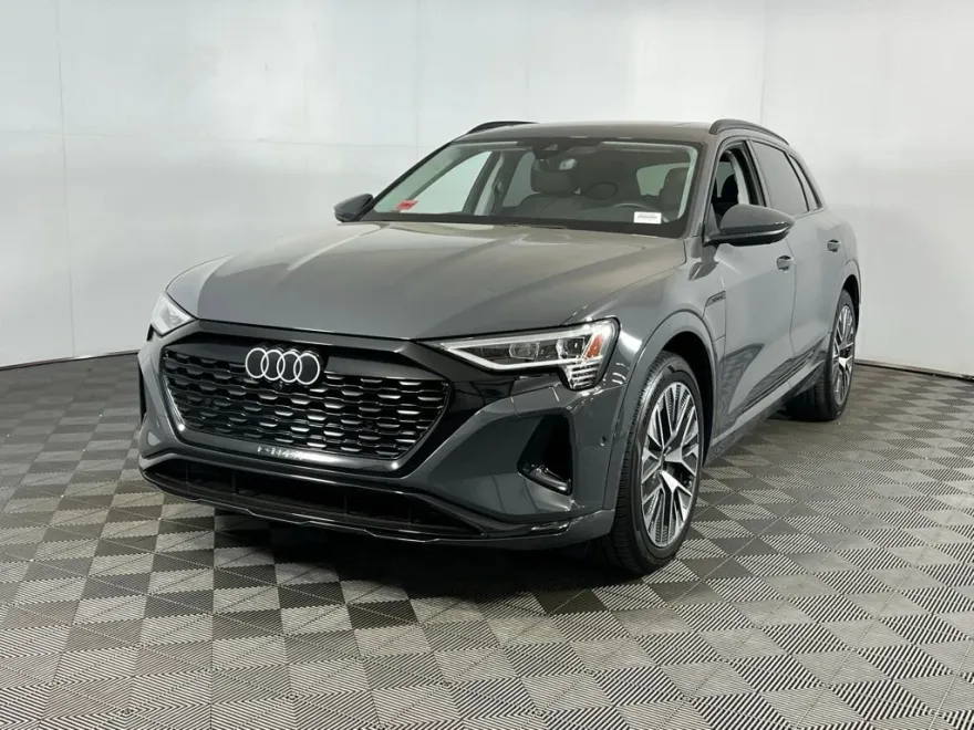2024 Audi Q8 E-tron Premium Plus photo 1