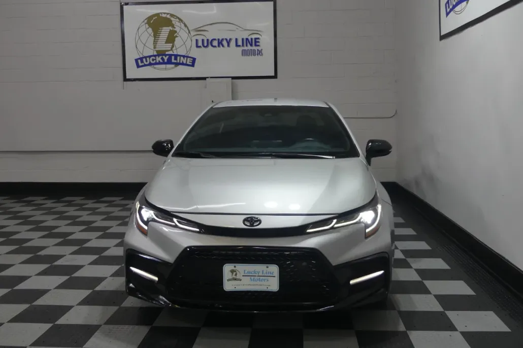 2022 Toyota Corolla SE photo 1