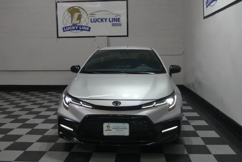 2022 Toyota Corolla SE photo 1
