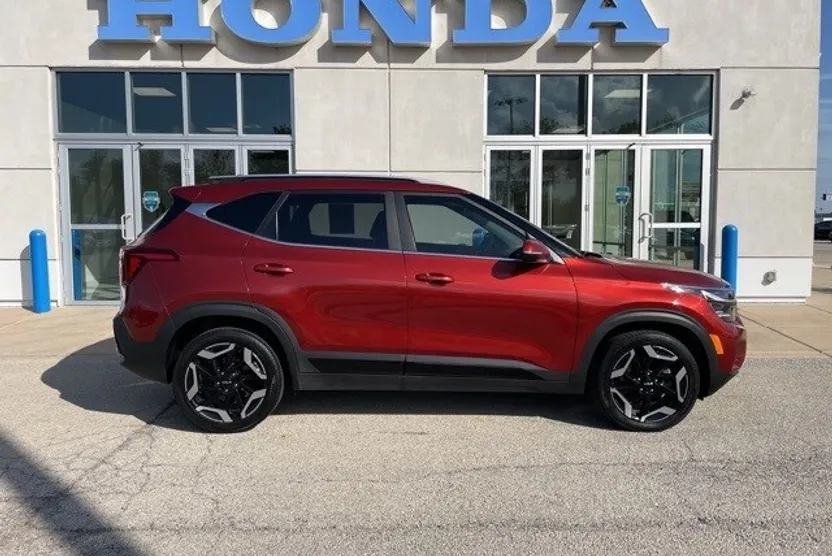 2024 Kia Seltos SX photo 1