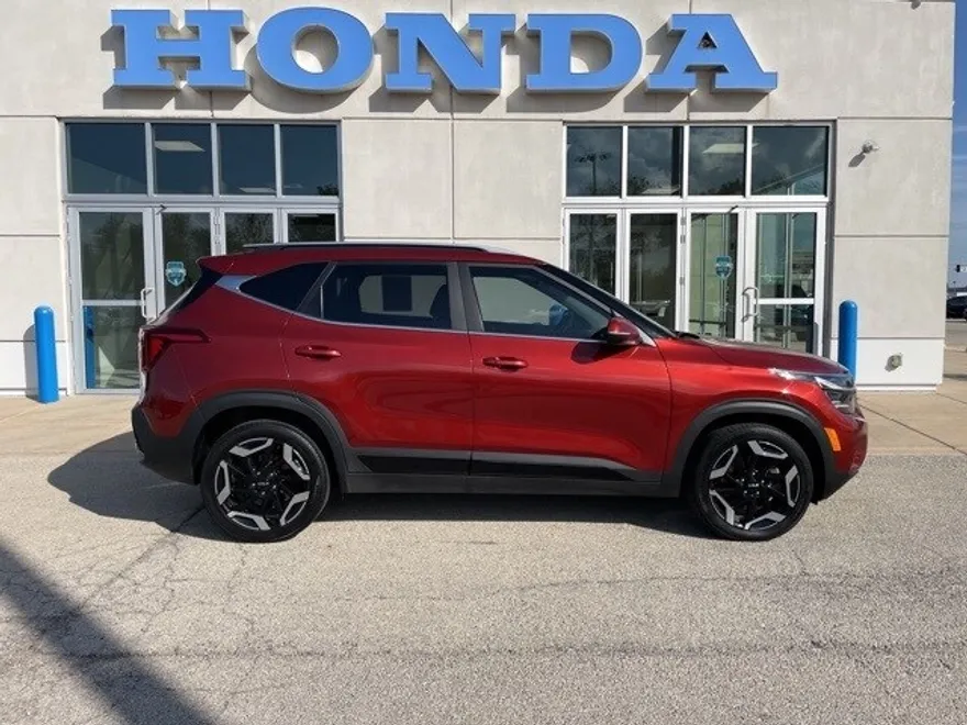 2024 Kia Seltos SX photo 1