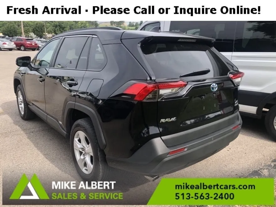 2021 Toyota RAV4 Hybrid XLE photo 1