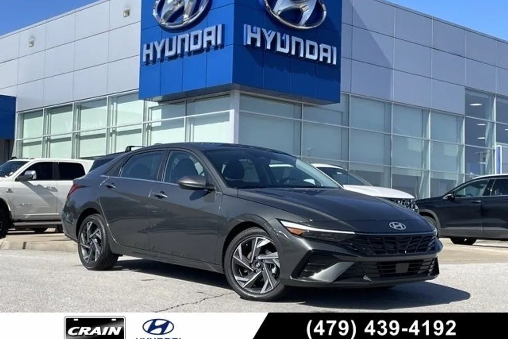 2025 Hyundai Elantra SEL Convenience photo 1