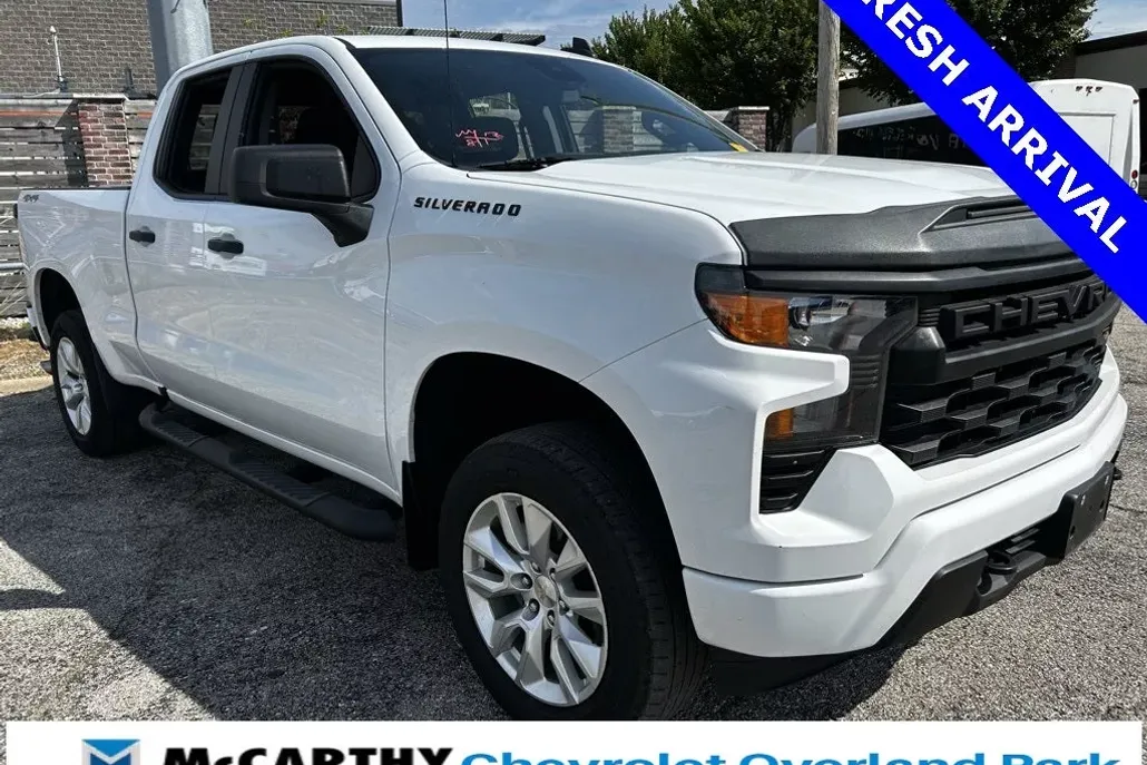 2023 Chevrolet Silverado 1500 Custom photo 1