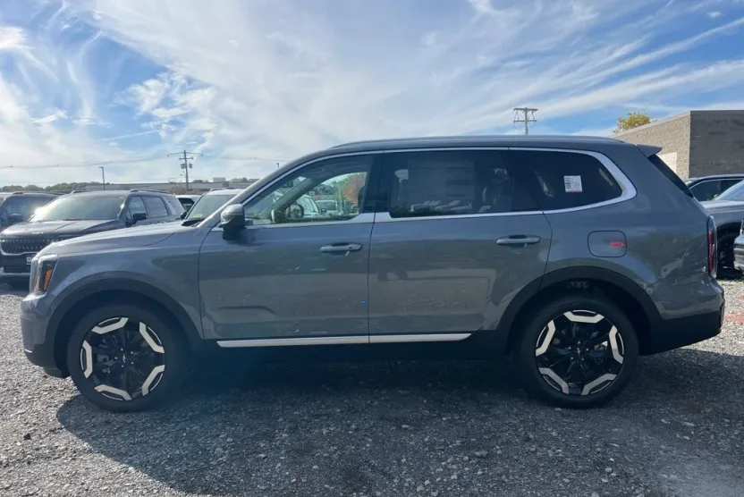 2025 Kia Telluride EX photo 1