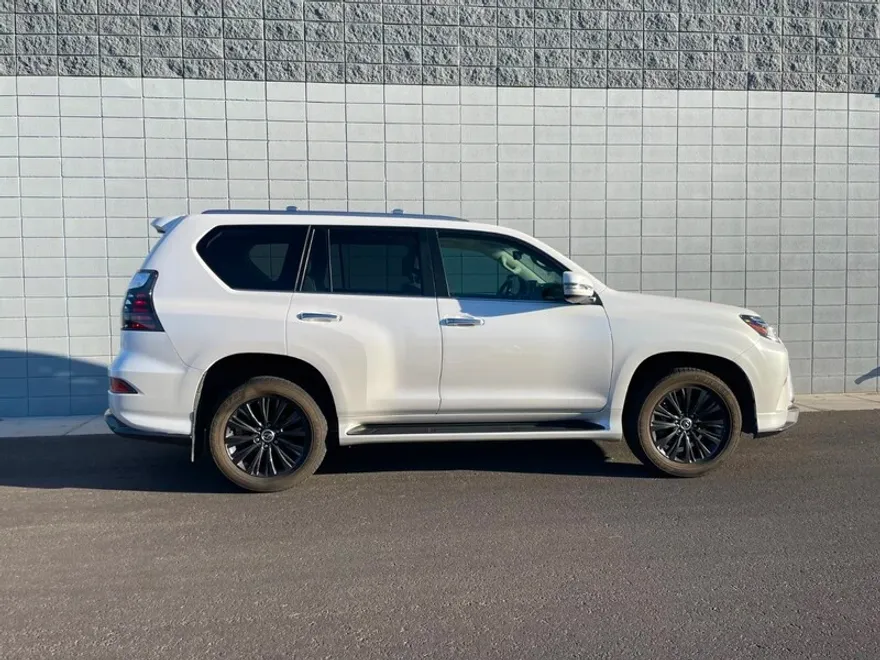 2023 Lexus GX 460 photo 1