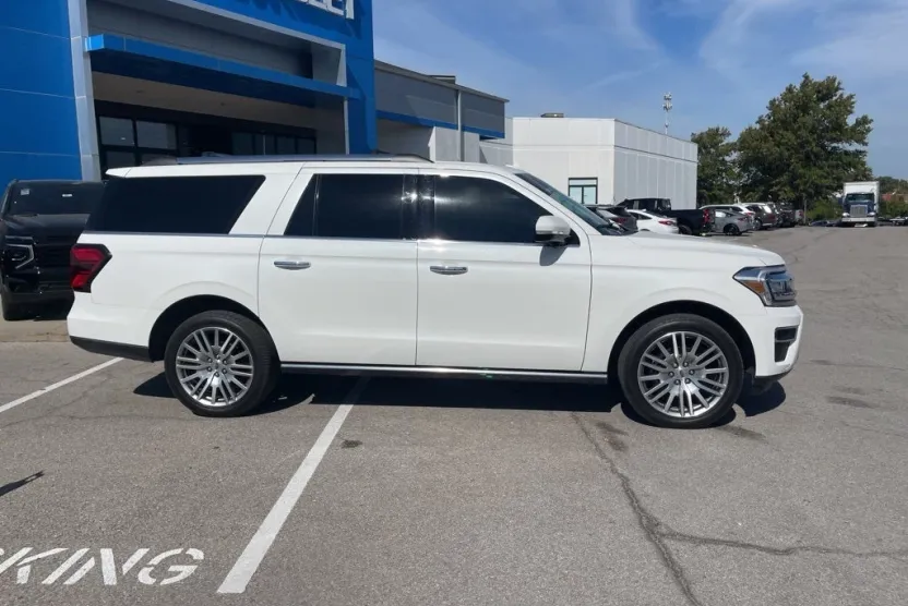 2023 Ford Expedition MAX Limited photo 1