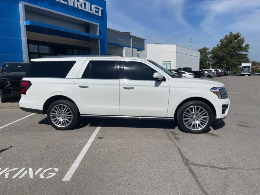 2023 Ford Expedition MAX Limited photo 1
