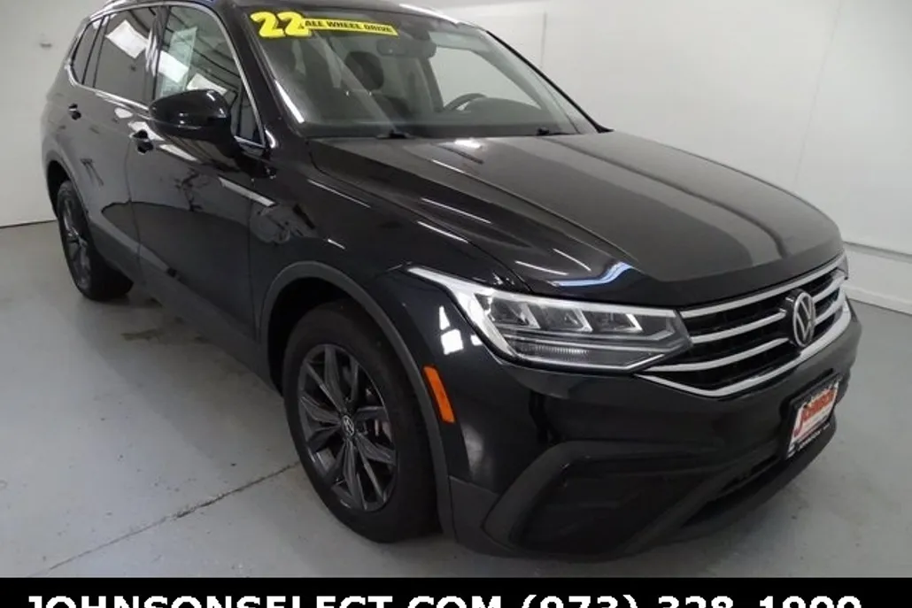 2022 Volkswagen Tiguan SE photo 1