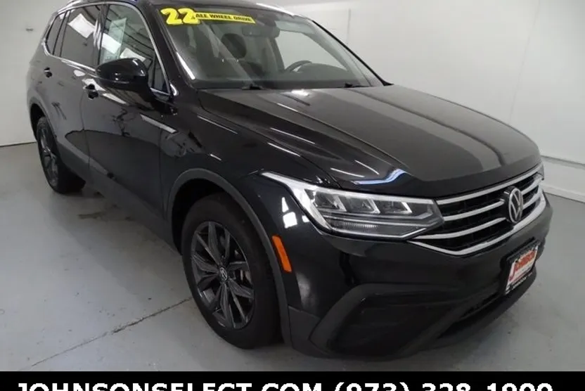 2022 Volkswagen Tiguan SE photo 1