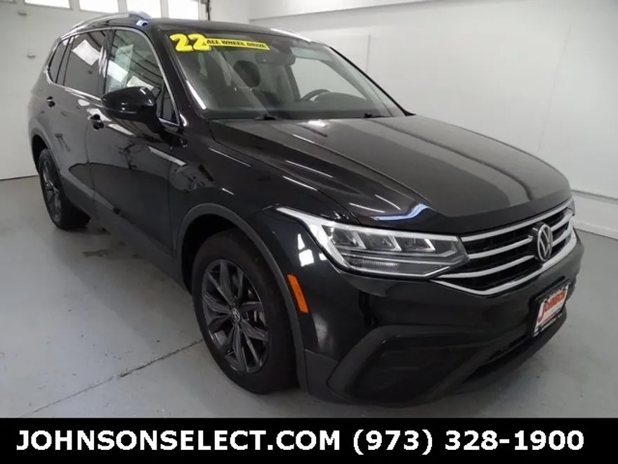 2022 Volkswagen Tiguan SE photo 1