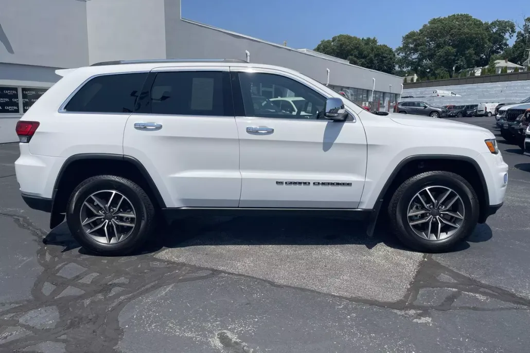 2022 Jeep Cherokee Limited photo 1