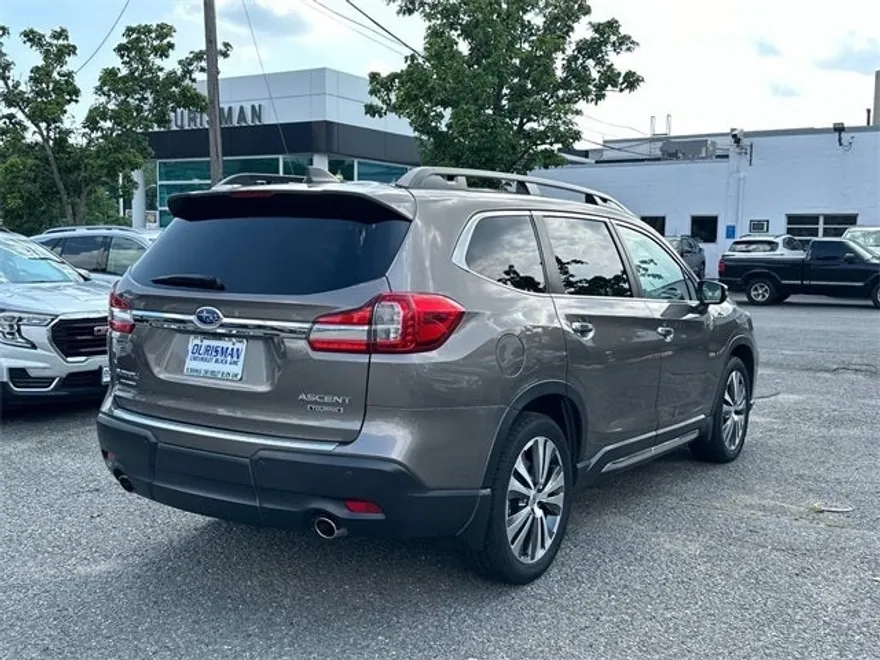 2022 Subaru Ascent Touring photo 1