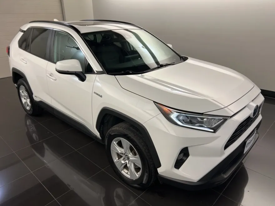 2019 Toyota RAV4 Hybrid XLE photo 1