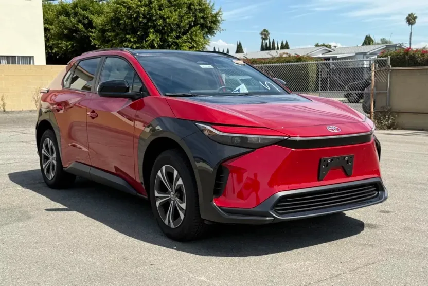 2024 Toyota bZ4X XLE photo 1