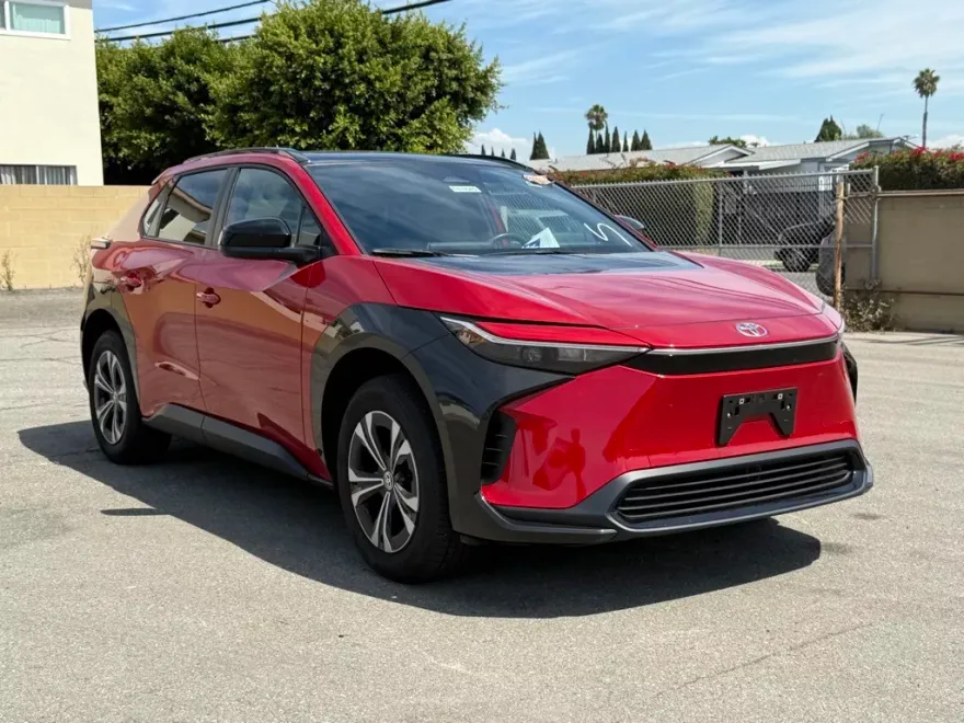 2024 Toyota bZ4X XLE photo 1
