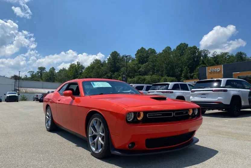 2022 Dodge Challenger GT photo 1