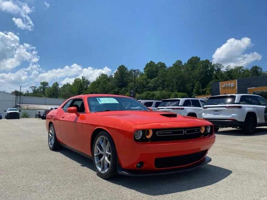 2022 Dodge Challenger GT photo 1
