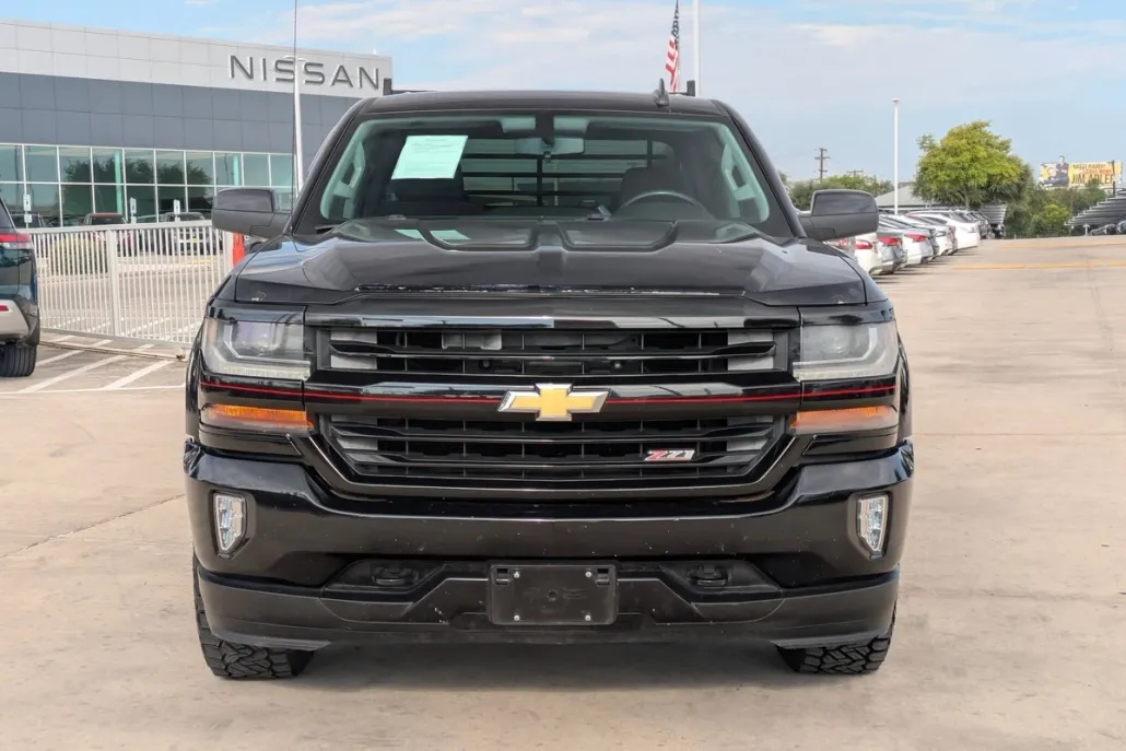 2016 Chevrolet Silverado 1500 LT photo 1