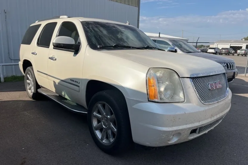 2012 Gmc Yukon Denali photo 1