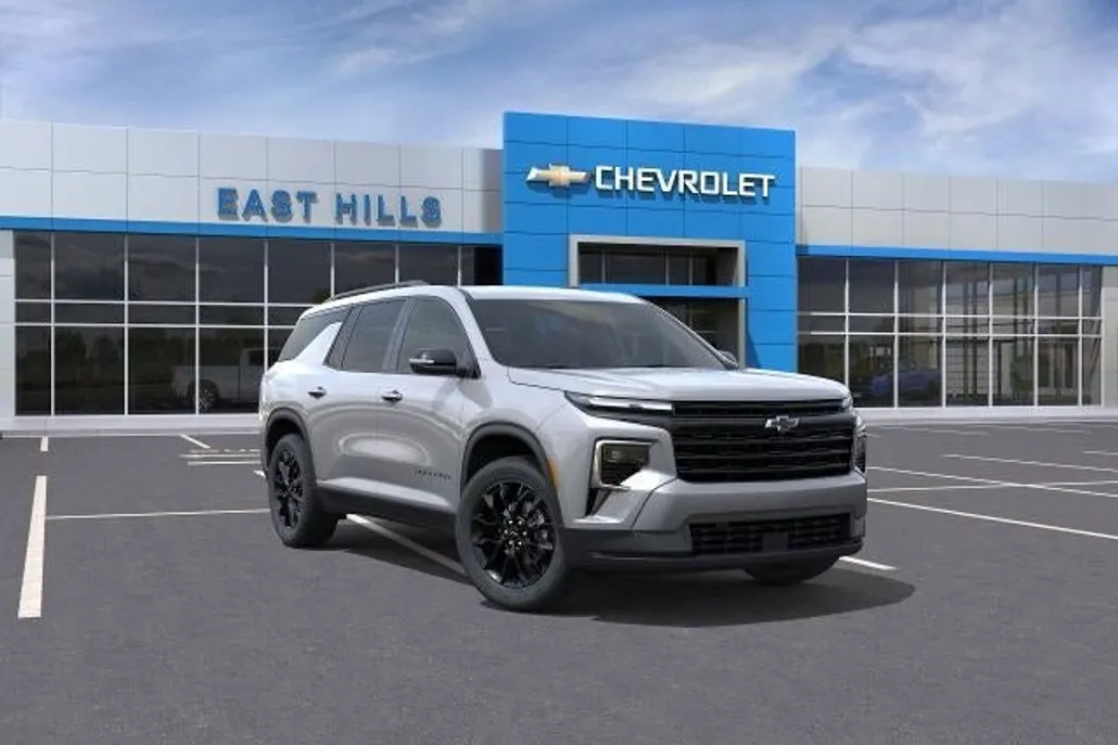 2026 Chevrolet Traverse 2LT photo 1