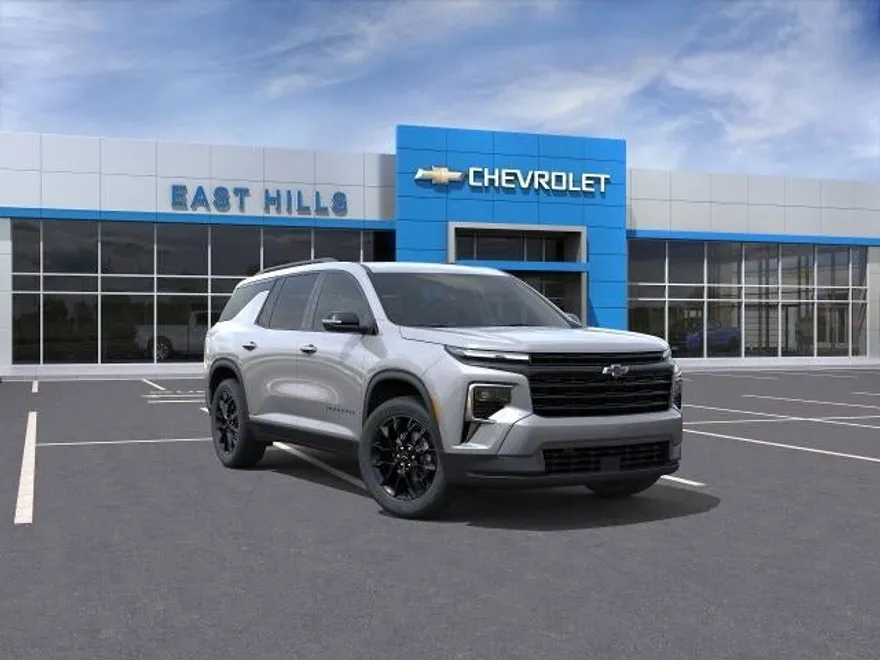 2026 Chevrolet Traverse 2LT photo 1