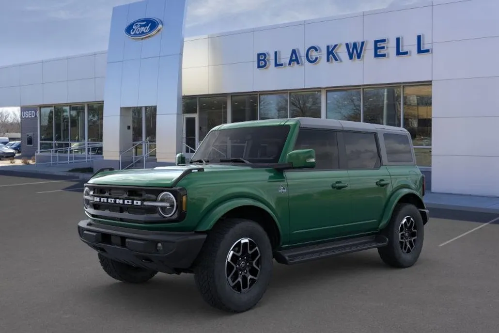 2025 Ford Bronco Outer Banks photo 1