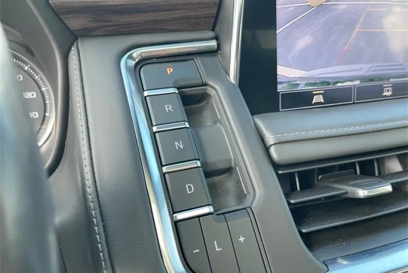 2021 Chevrolet Tahoe LT photo 1