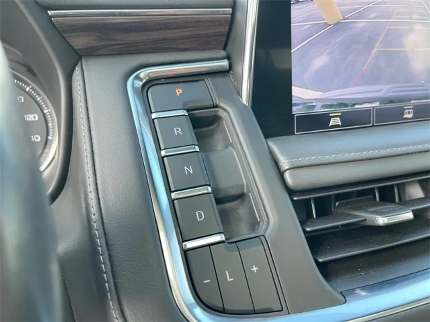 2021 Chevrolet Tahoe LT photo 1