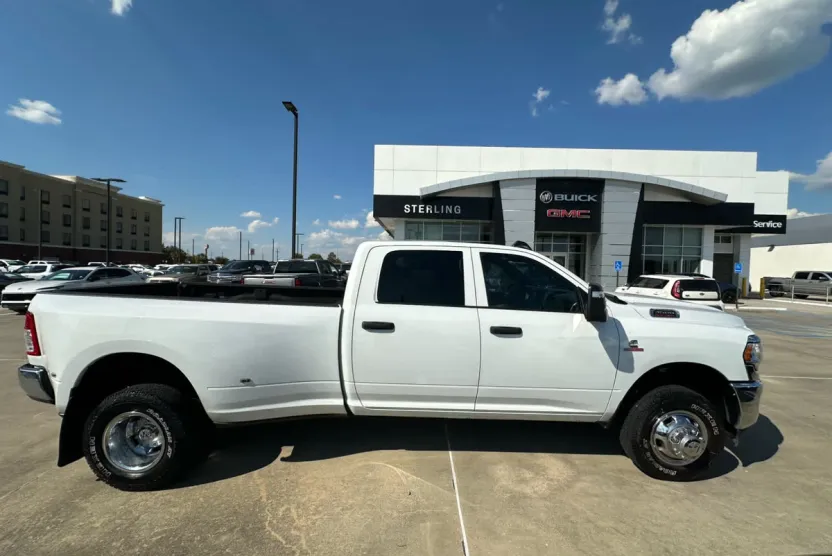 2024 Ram 3500 Tradesman photo 1