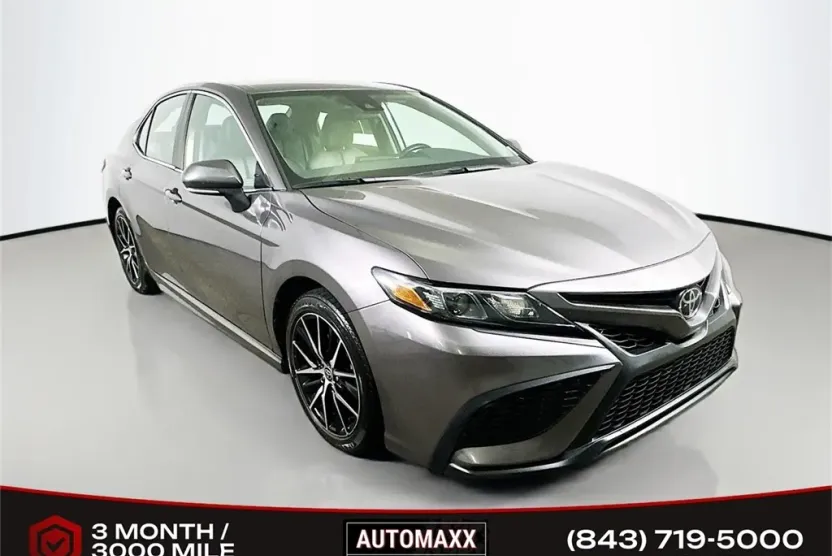 2023 Toyota Camry SE photo 1