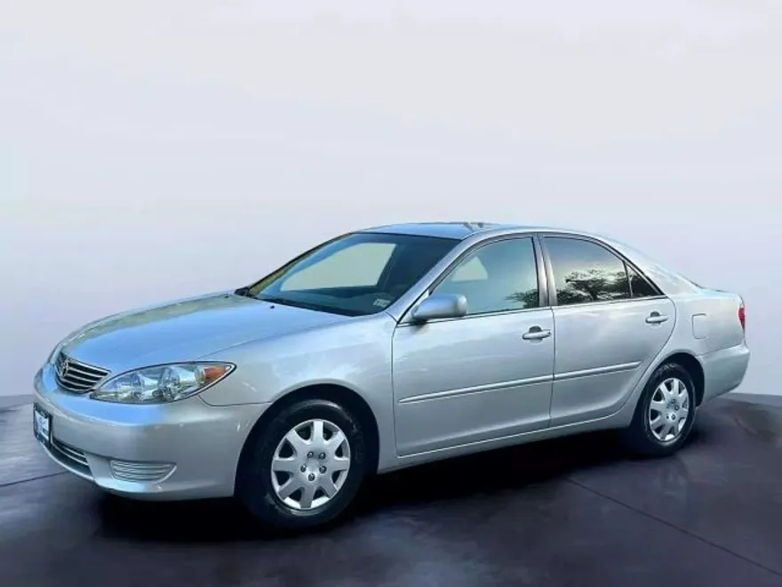 2005 Toyota Camry photo 1